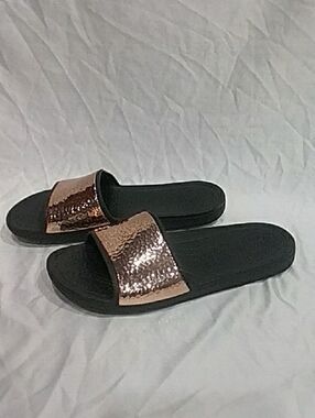 CROCS Women’s Metallic Rose Gold Slide Sandals with Black Footbed